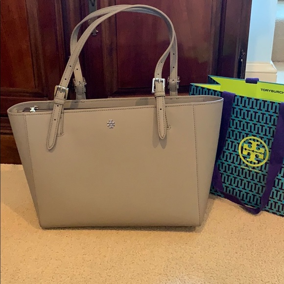 Tory Burch Handbags - Tory Burch light gray tote
